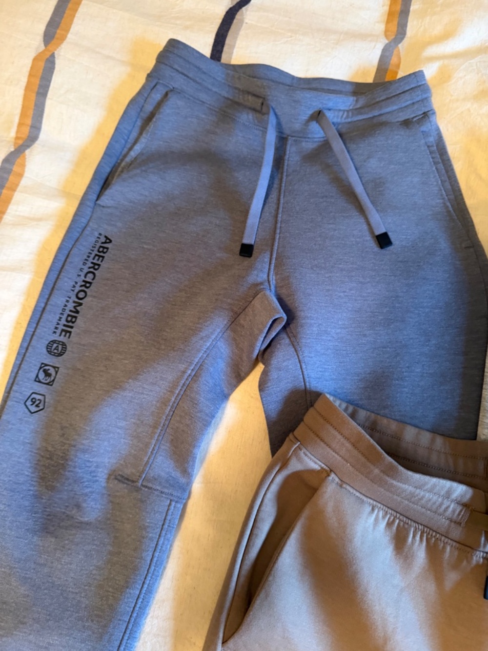 Joggers - Picture 3 of 6